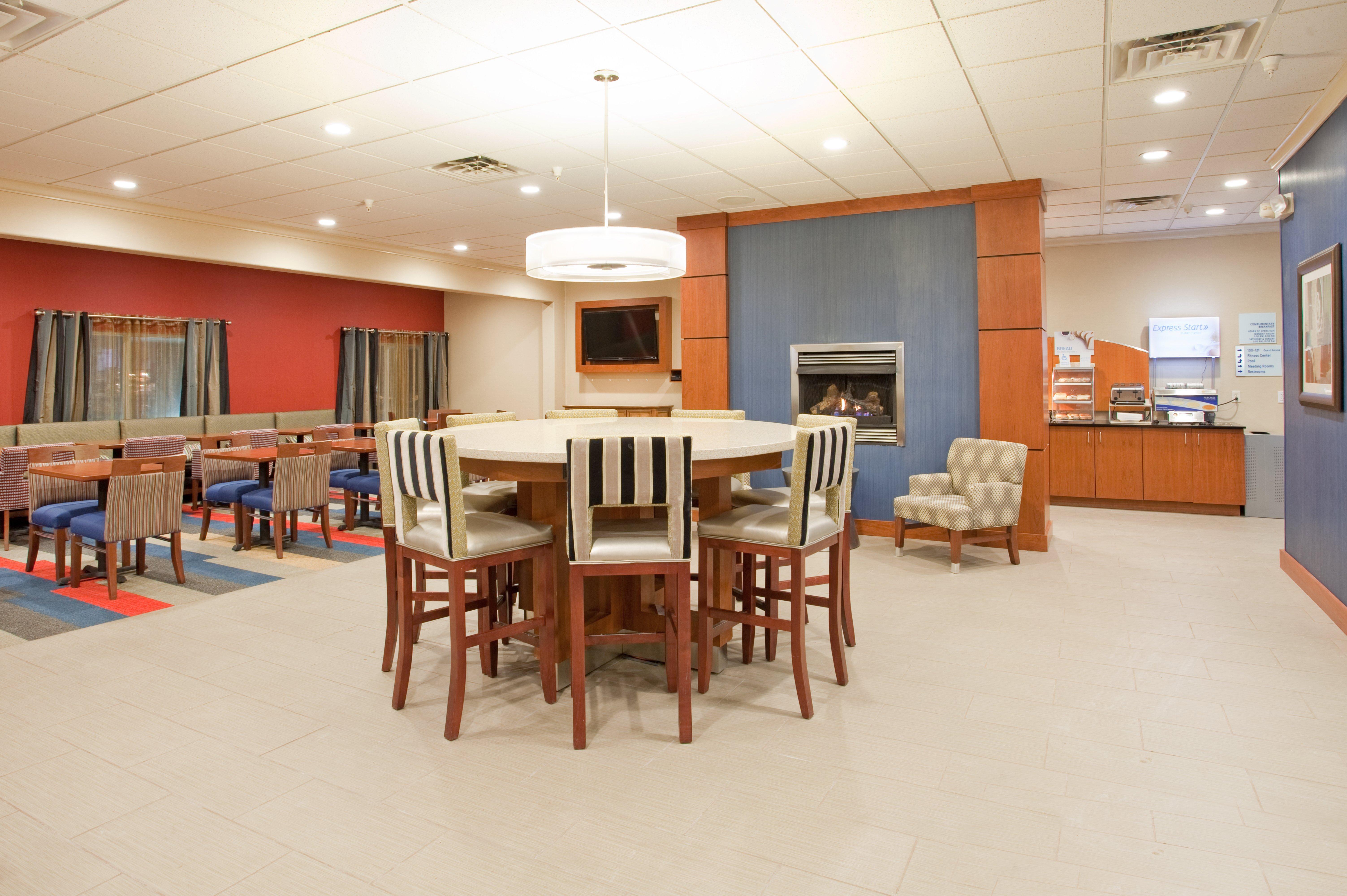 Holiday Inn Express Hotel & Suites Beatrice By Ihg Ngoại thất bức ảnh