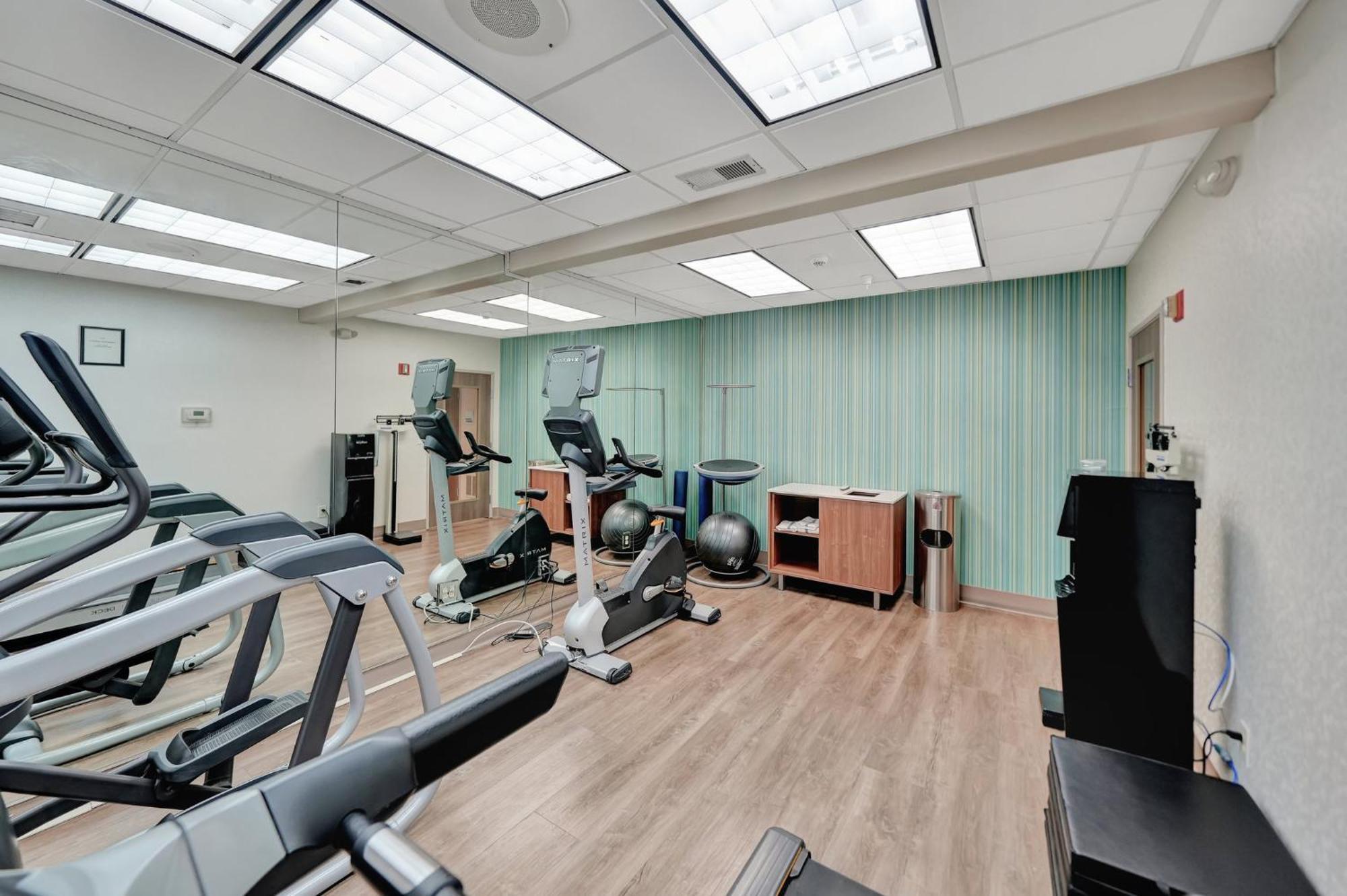 Holiday Inn Express Hotel & Suites Beatrice By Ihg Ngoại thất bức ảnh