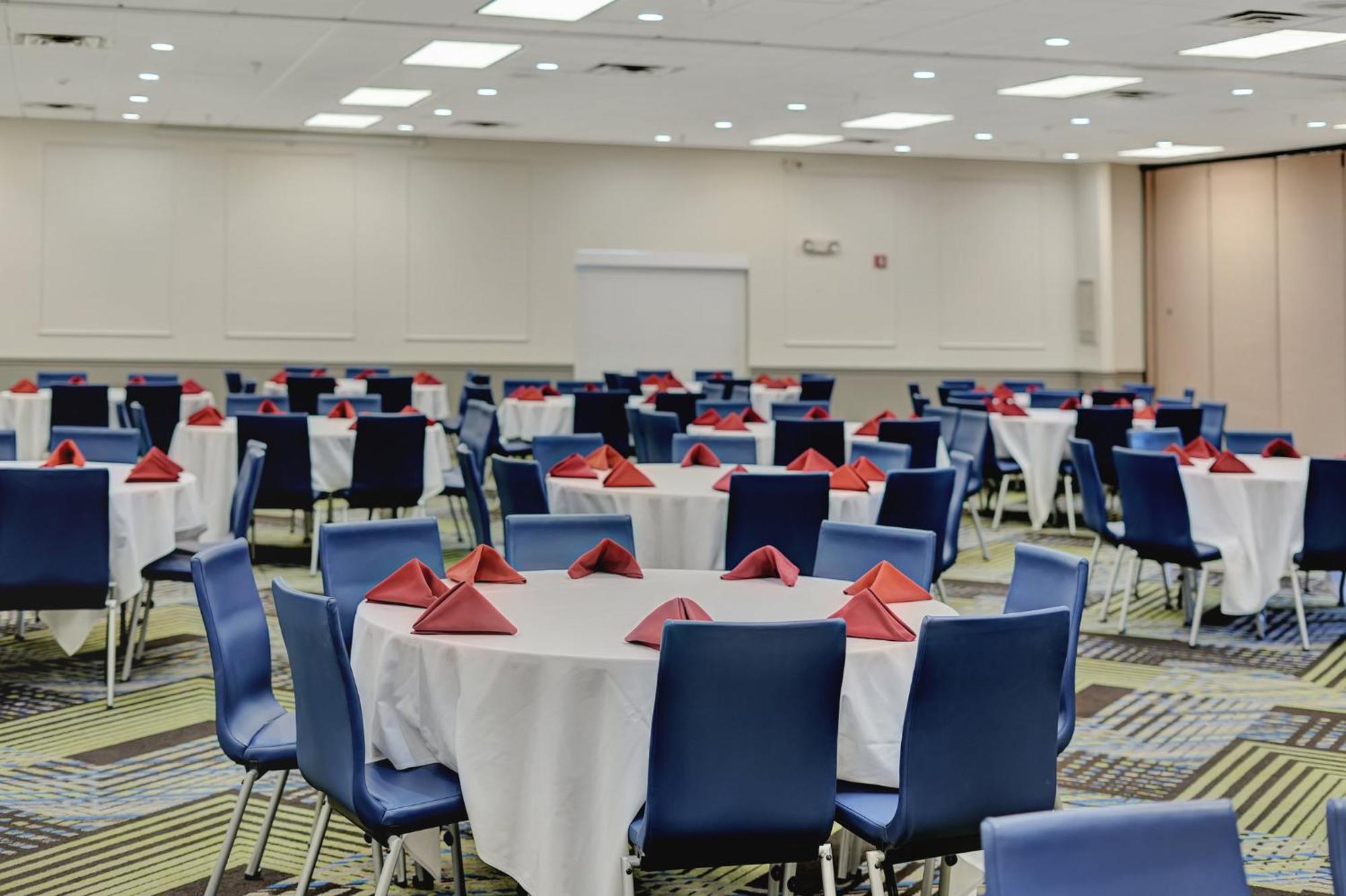Holiday Inn Express Hotel & Suites Beatrice By Ihg Ngoại thất bức ảnh