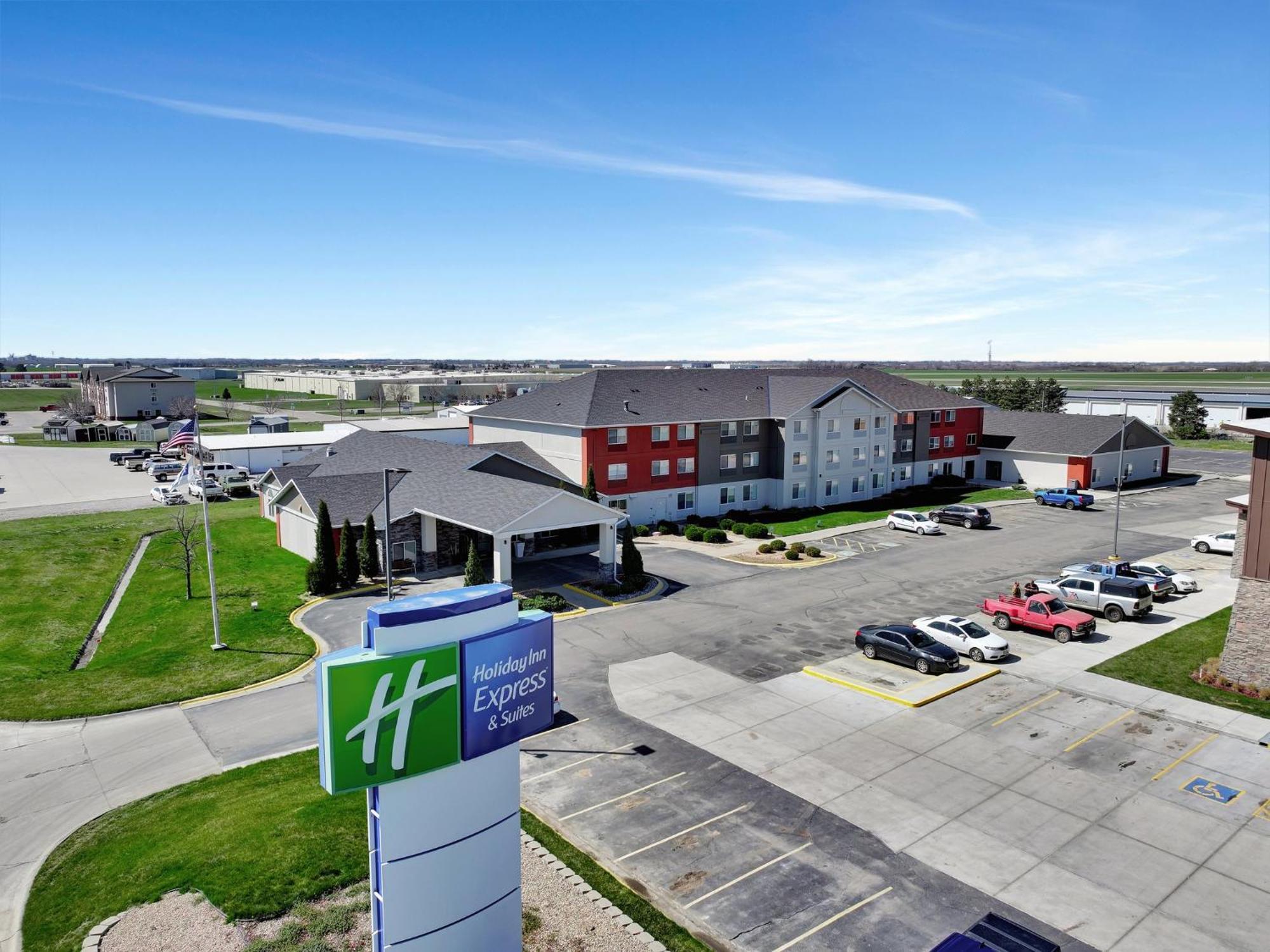Holiday Inn Express Hotel & Suites Beatrice By Ihg Ngoại thất bức ảnh