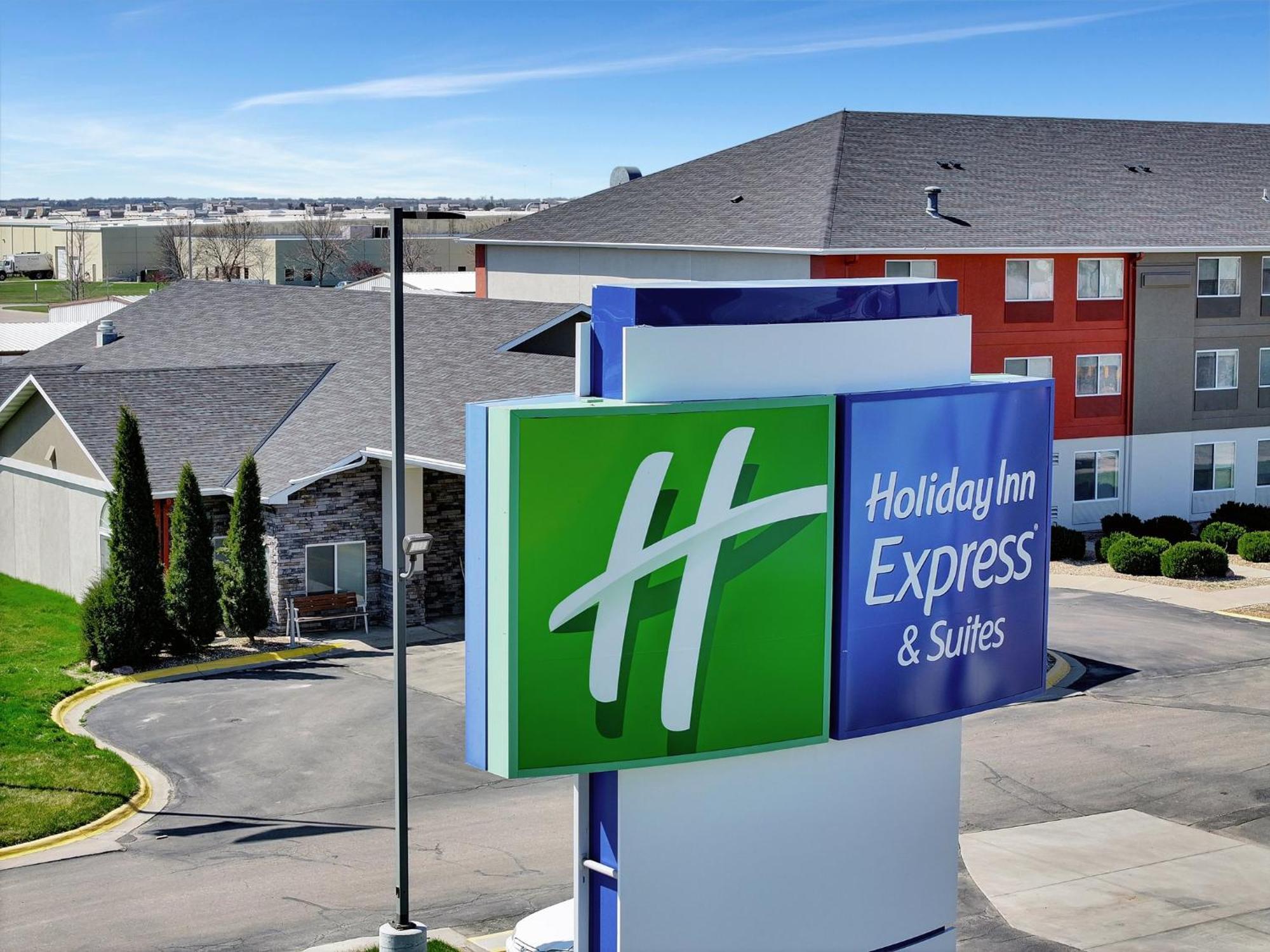 Holiday Inn Express Hotel & Suites Beatrice By Ihg Ngoại thất bức ảnh